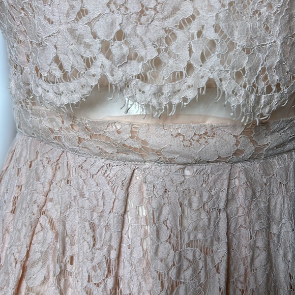 ASOS Pink Lace Dress with Sheer peekaboo waist, size 12 - Picture 4 of 10